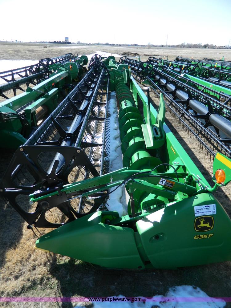 image for item G7747 2010 John Deere 635F  flex header