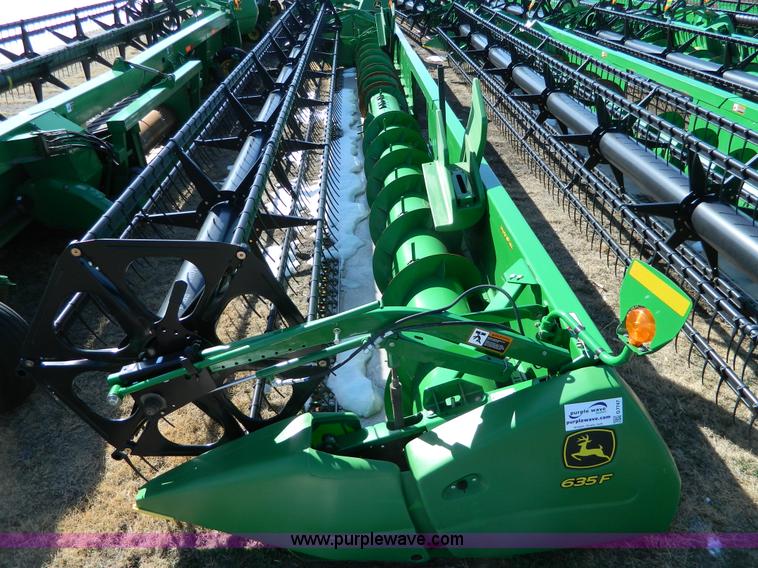 image for item G7747 2010 John Deere 635F  flex header