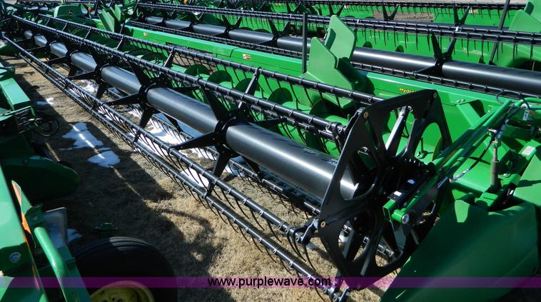 image for item G7747 2010 John Deere 635F  flex header