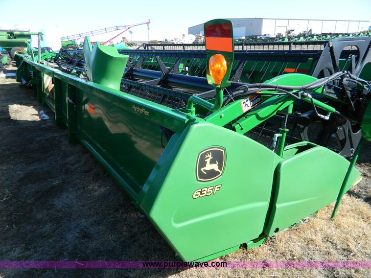 image for item G7747 2010 John Deere 635F  flex header