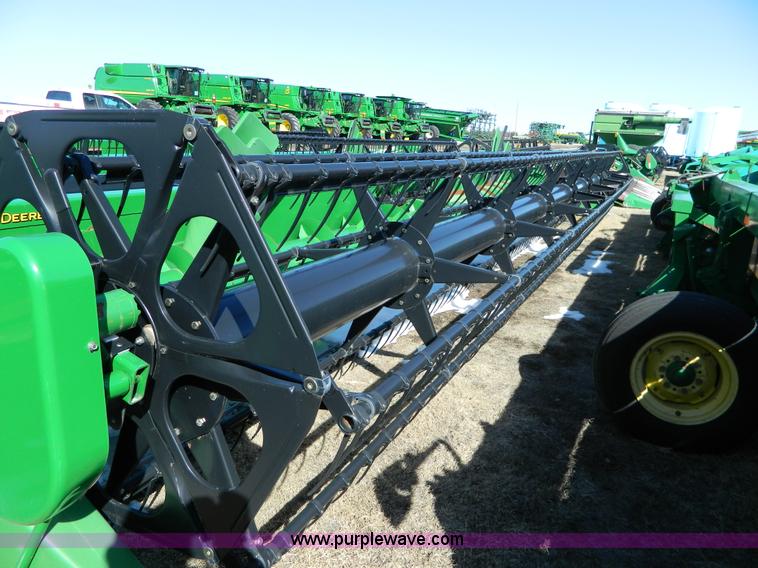 image for item G7747 2010 John Deere 635F  flex header