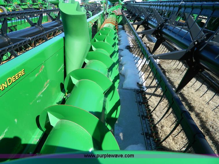 image for item G7747 2010 John Deere 635F  flex header