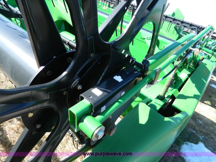 image for item G7747 2010 John Deere 635F  flex header