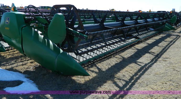 image for item G7748 2009 John Deere 635D draper header