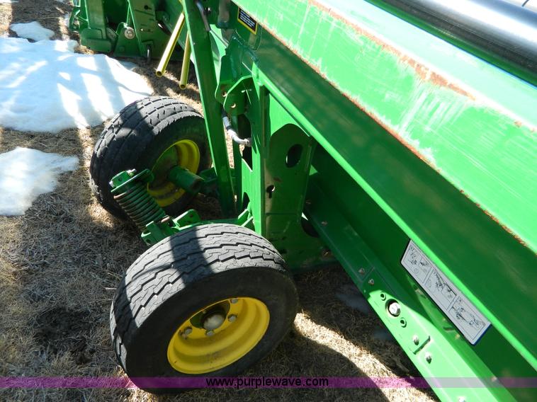 image for item G7748 2009 John Deere 635D draper header