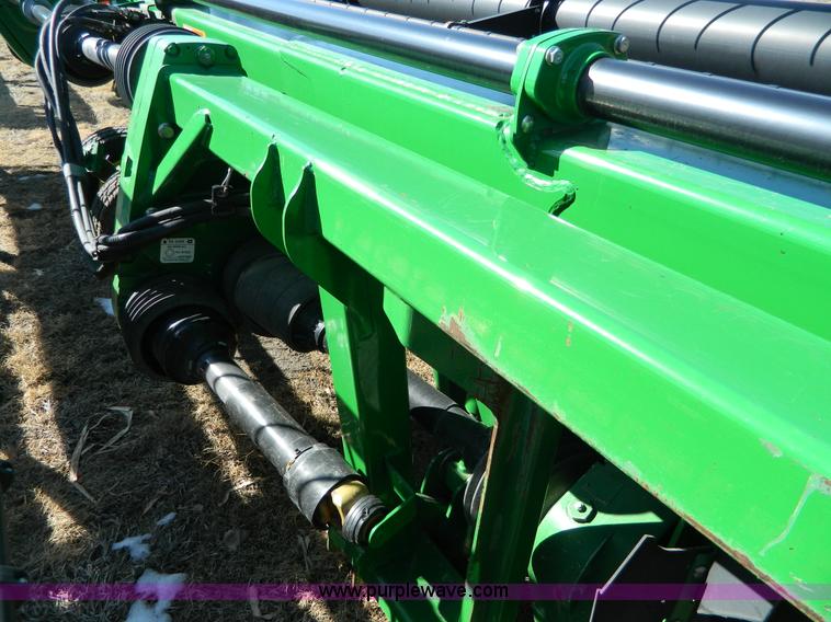 image for item G7748 2009 John Deere 635D draper header