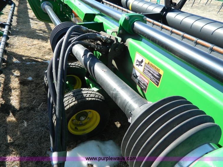 image for item G7748 2009 John Deere 635D draper header