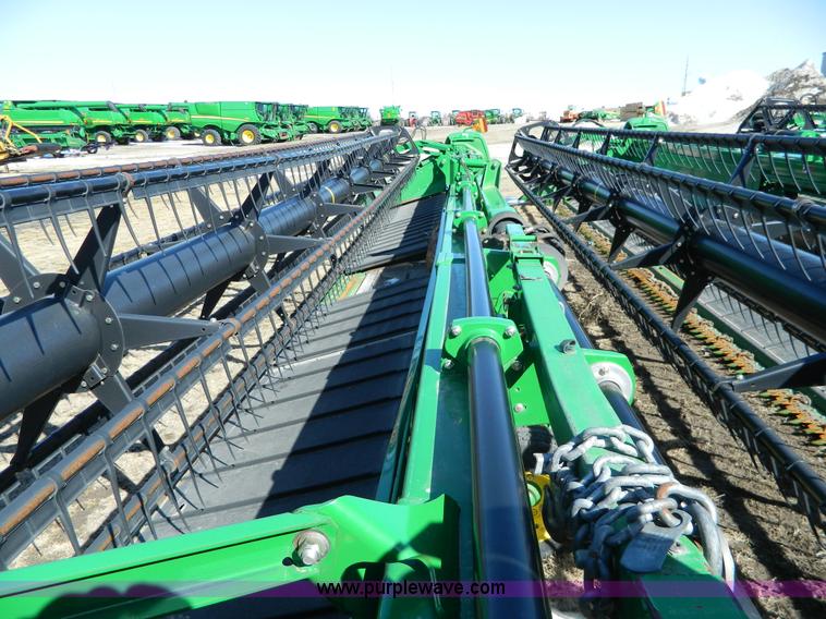 image for item G7748 2009 John Deere 635D draper header