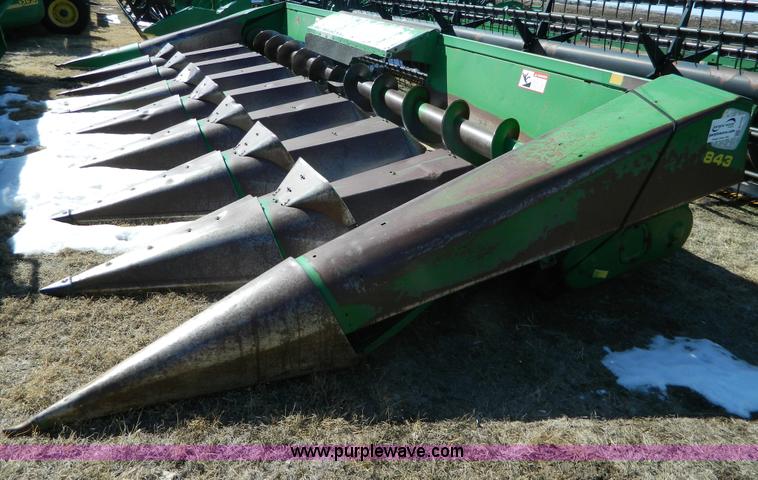 image for item G7750 1990 John Deere 843 corn header