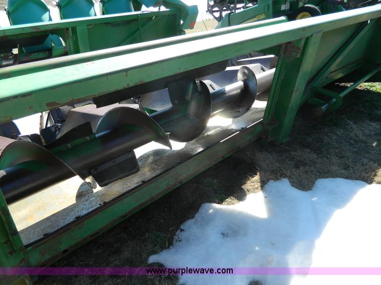 image for item G7750 1990 John Deere 843 corn header