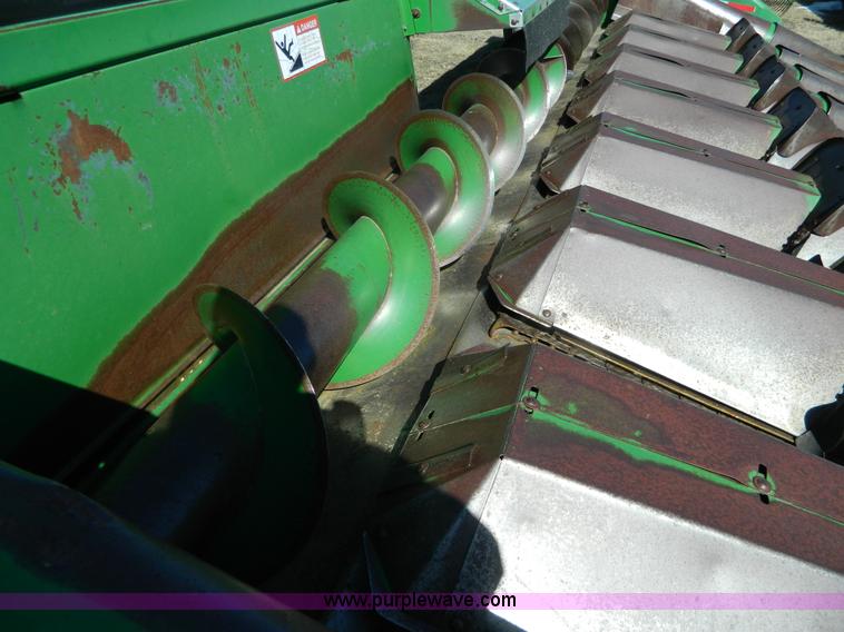 image for item G7750 1990 John Deere 843 corn header