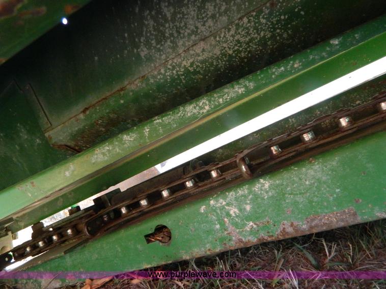 image for item G7750 1990 John Deere 843 corn header