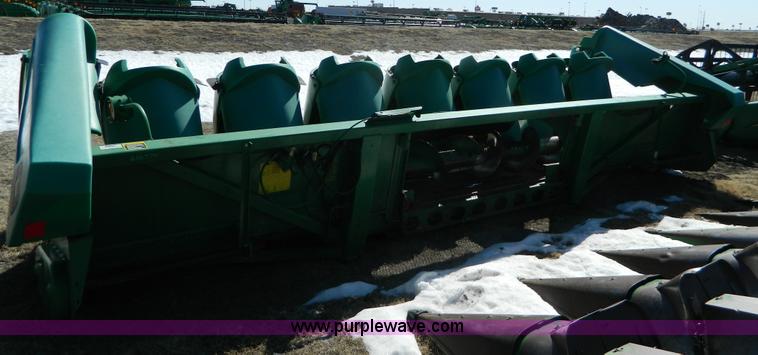 image for item G7753 1994 John Deere 893 corn header