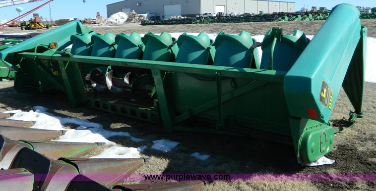 image for item G7753 1994 John Deere 893 corn header