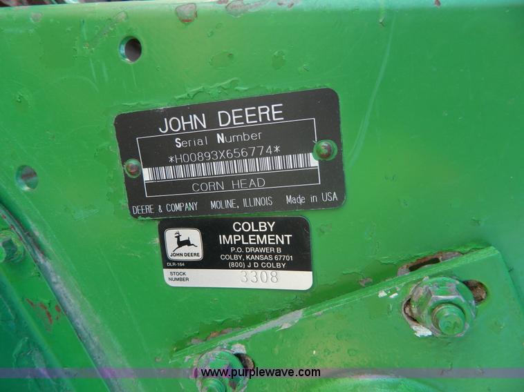 image for item G7753 1994 John Deere 893 corn header