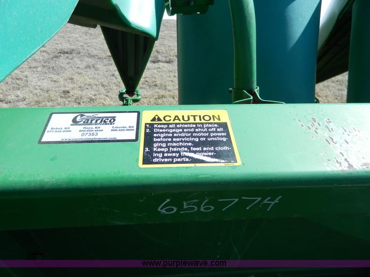 image for item G7753 1994 John Deere 893 corn header