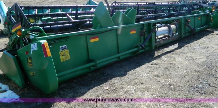 image for item G7754 1999 John Deere 930F flex header