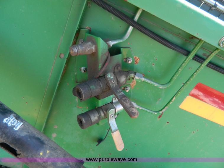 image for item G7754 1999 John Deere 930F flex header
