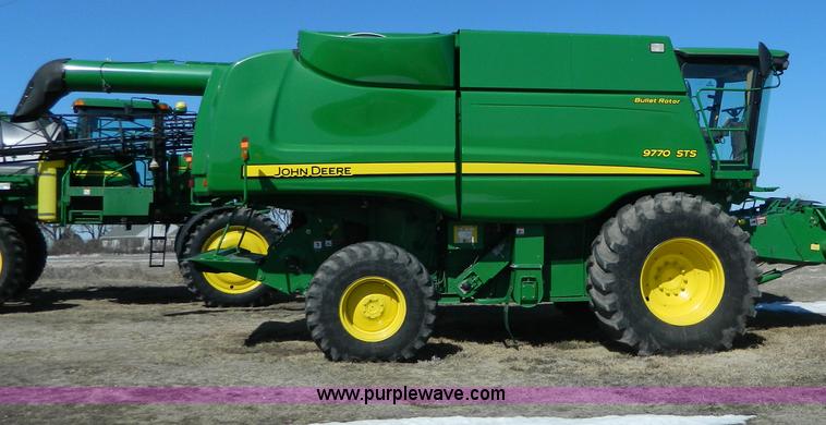 image for item G7755 2008 John Deere 9770 STS combine