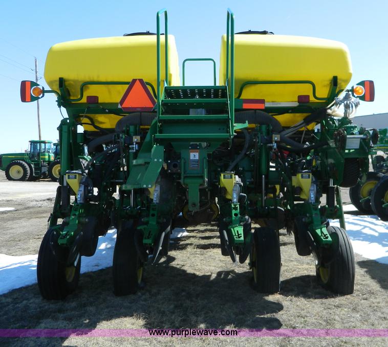 image for item G7756 2009 John Deere 1770 CCS no-till planter