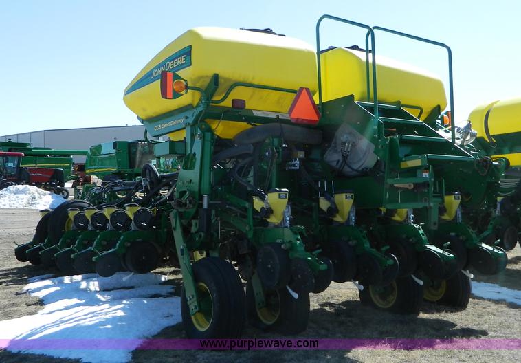 image for item G7756 2009 John Deere 1770 CCS no-till planter