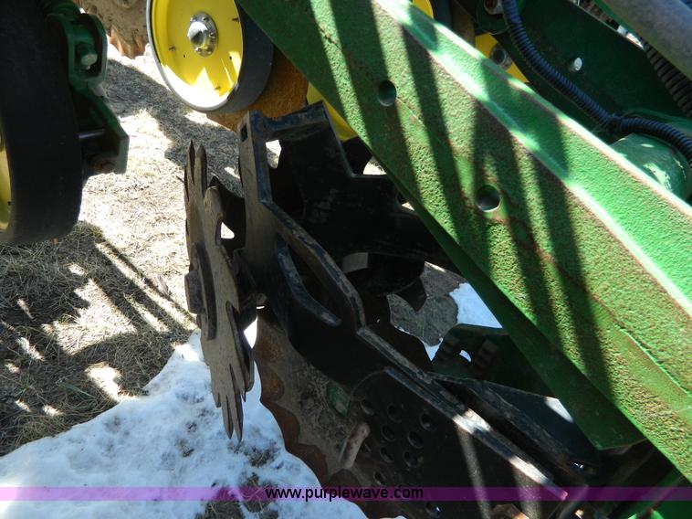 image for item G7756 2009 John Deere 1770 CCS no-till planter