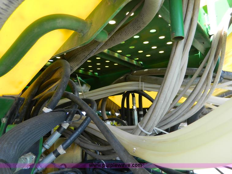 image for item G7756 2009 John Deere 1770 CCS no-till planter