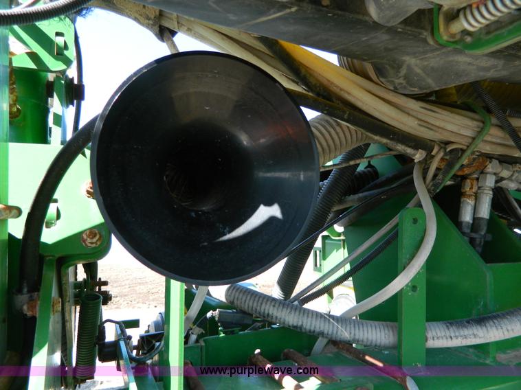 image for item G7756 2009 John Deere 1770 CCS no-till planter