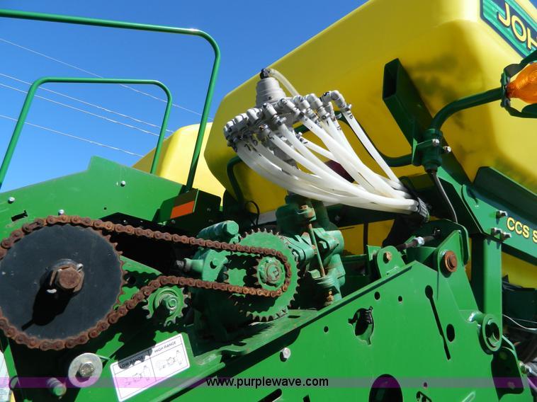 image for item G7756 2009 John Deere 1770 CCS no-till planter