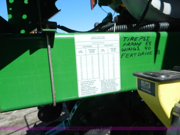 image for item G7756 2009 John Deere 1770 CCS no-till planter