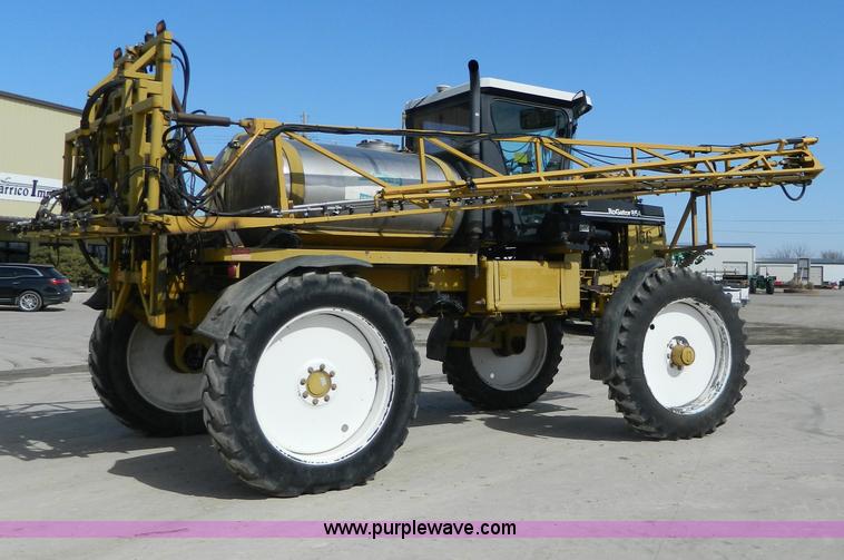 image for item G7758 1995 Ag-Chem RoGator 854 self-propelled sprayer