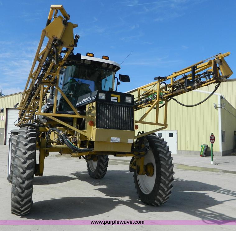 image for item G7758 1995 Ag-Chem RoGator 854 self-propelled sprayer