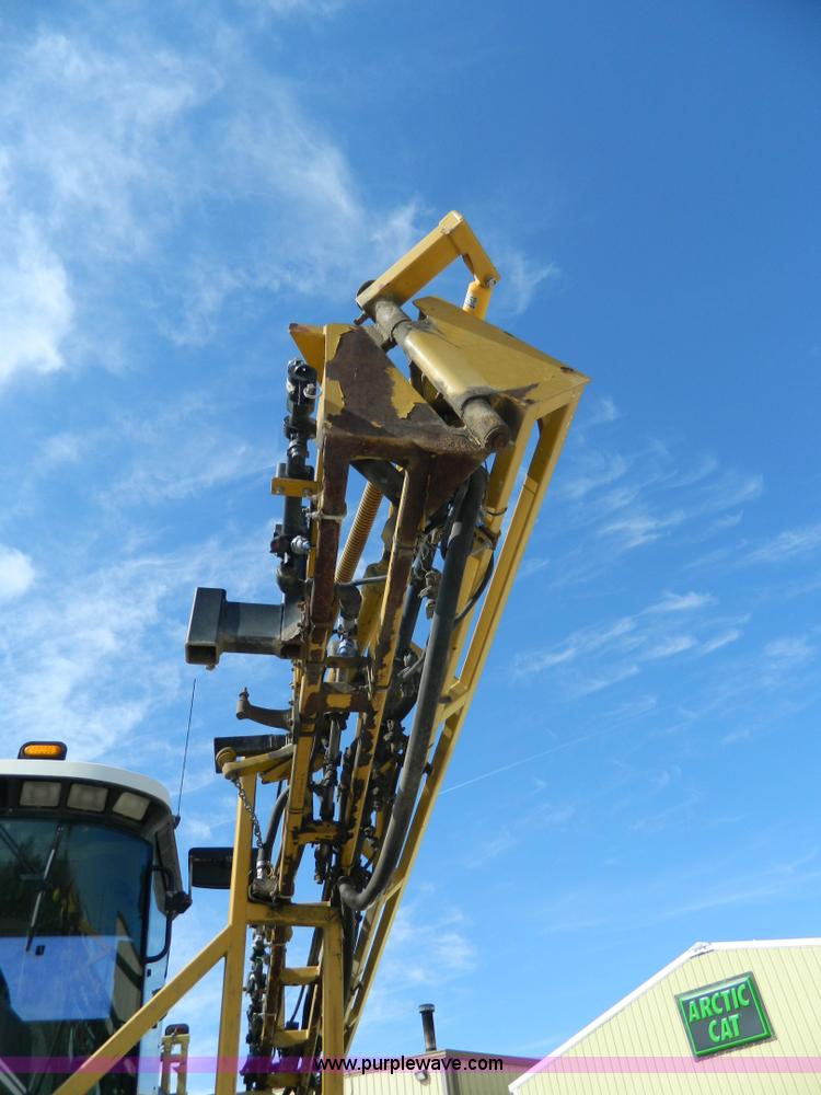 image for item G7758 1995 Ag-Chem RoGator 854 self-propelled sprayer