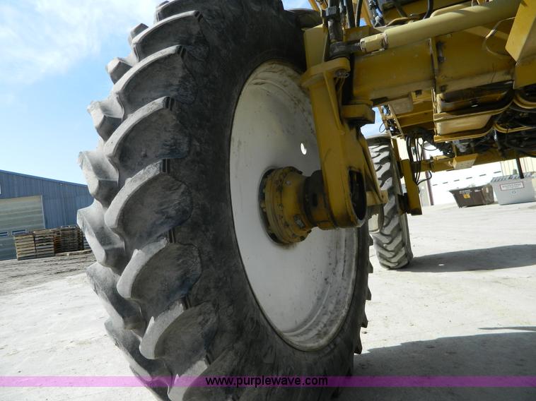 image for item G7758 1995 Ag-Chem RoGator 854 self-propelled sprayer