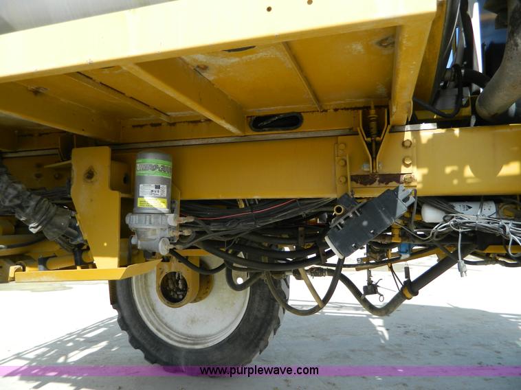 image for item G7758 1995 Ag-Chem RoGator 854 self-propelled sprayer