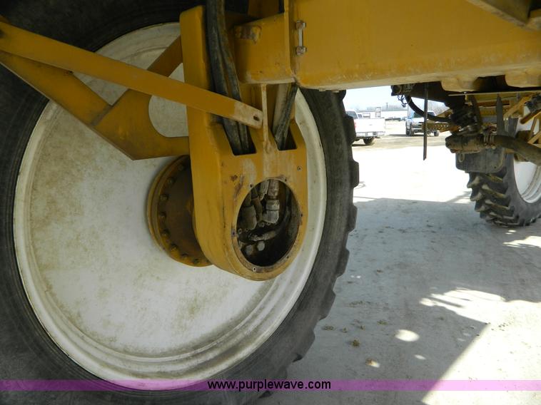 image for item G7758 1995 Ag-Chem RoGator 854 self-propelled sprayer