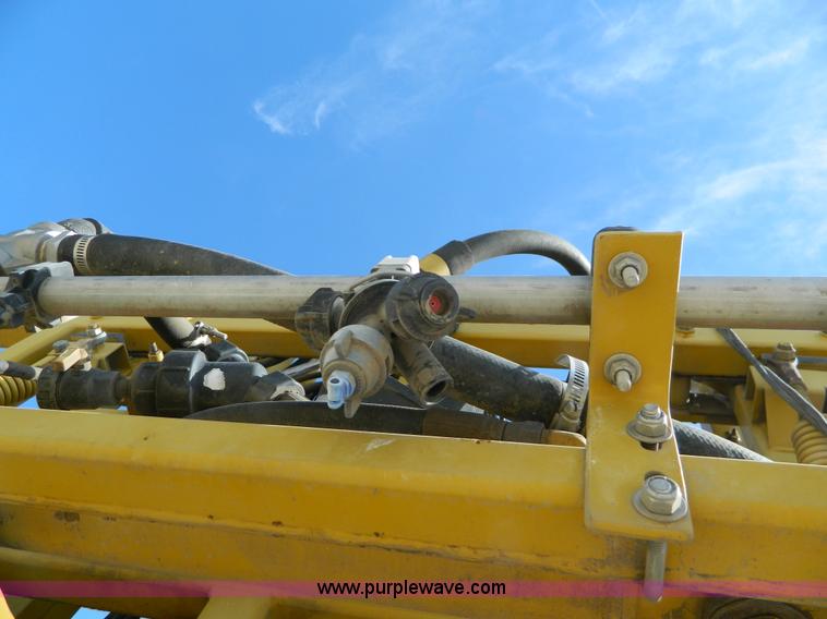 image for item G7758 1995 Ag-Chem RoGator 854 self-propelled sprayer