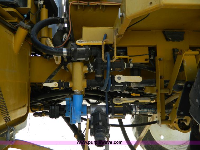 image for item G7758 1995 Ag-Chem RoGator 854 self-propelled sprayer