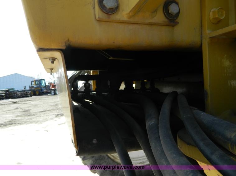 image for item G7758 1995 Ag-Chem RoGator 854 self-propelled sprayer