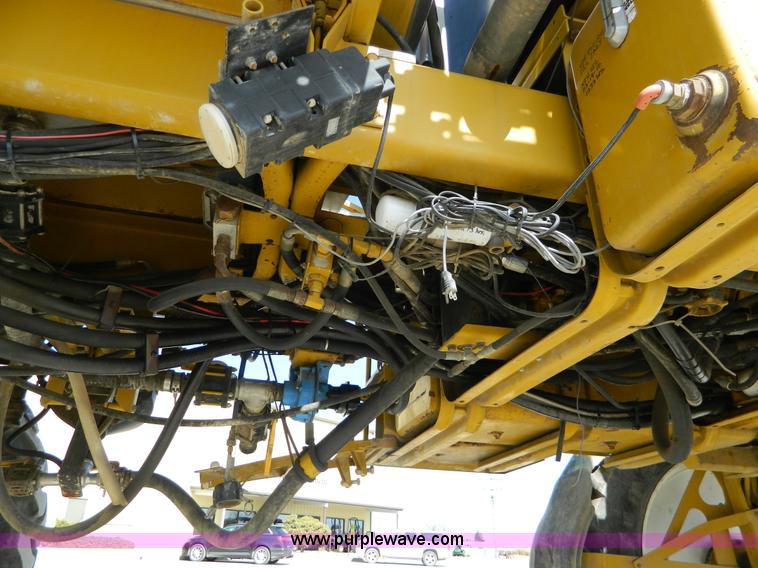 image for item G7758 1995 Ag-Chem RoGator 854 self-propelled sprayer