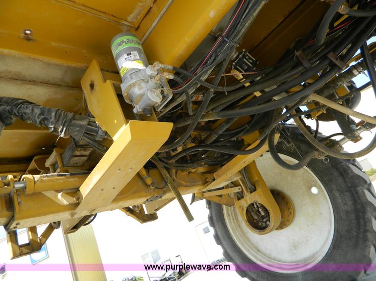 image for item G7758 1995 Ag-Chem RoGator 854 self-propelled sprayer