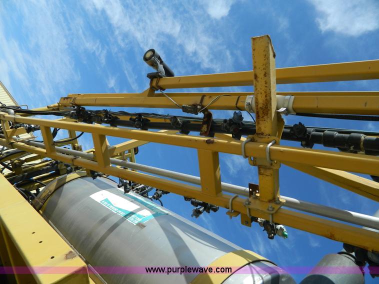 image for item G7758 1995 Ag-Chem RoGator 854 self-propelled sprayer