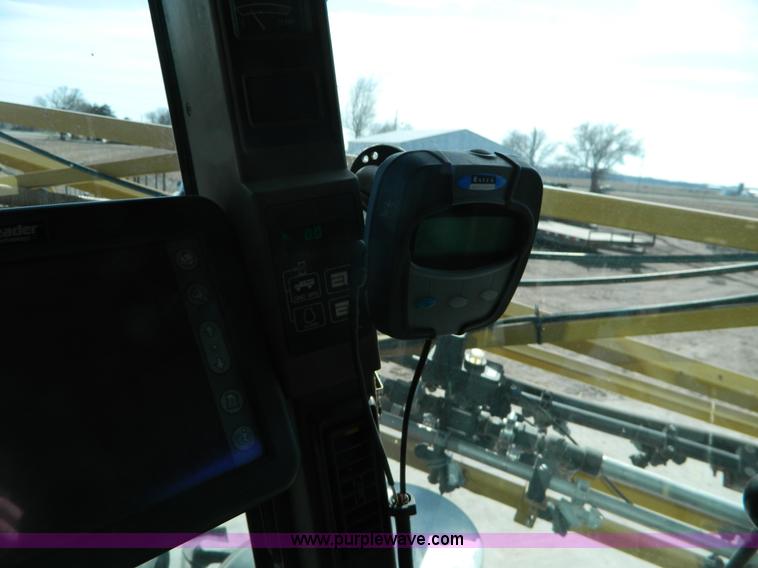 image for item G7758 1995 Ag-Chem RoGator 854 self-propelled sprayer