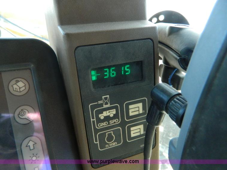 image for item G7758 1995 Ag-Chem RoGator 854 self-propelled sprayer