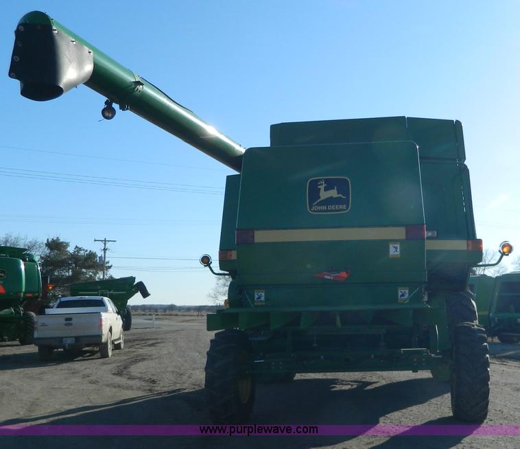 image for item G7759 1992 John Deere 9600 combine