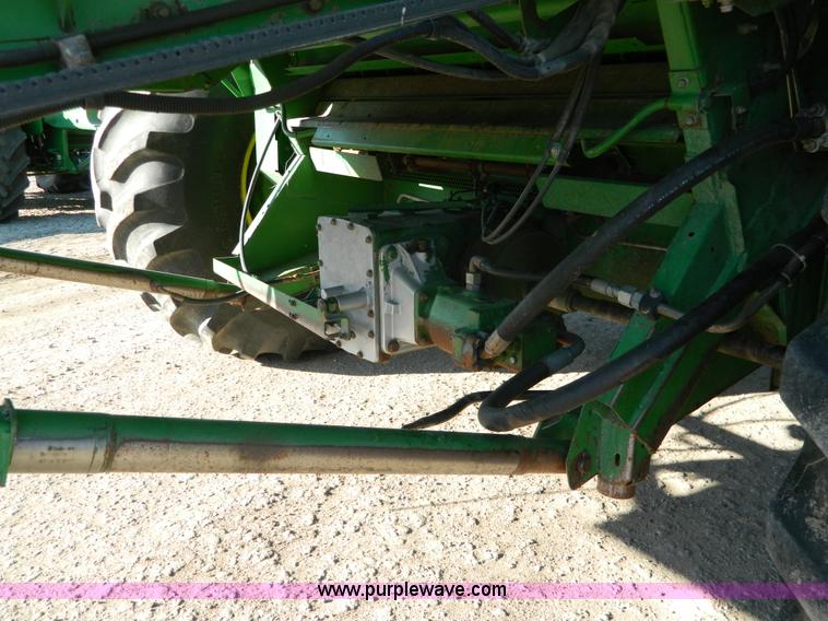 image for item G7759 1992 John Deere 9600 combine