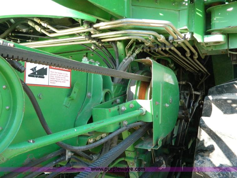 image for item G7759 1992 John Deere 9600 combine