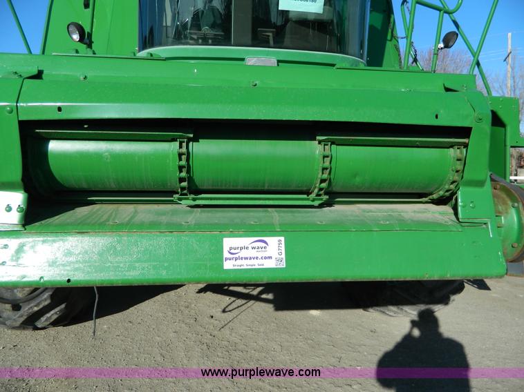 image for item G7759 1992 John Deere 9600 combine