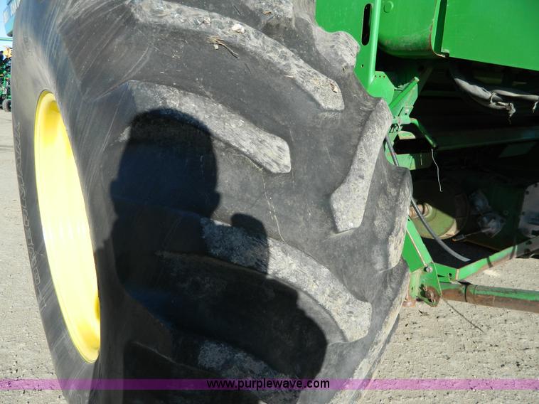 image for item G7759 1992 John Deere 9600 combine