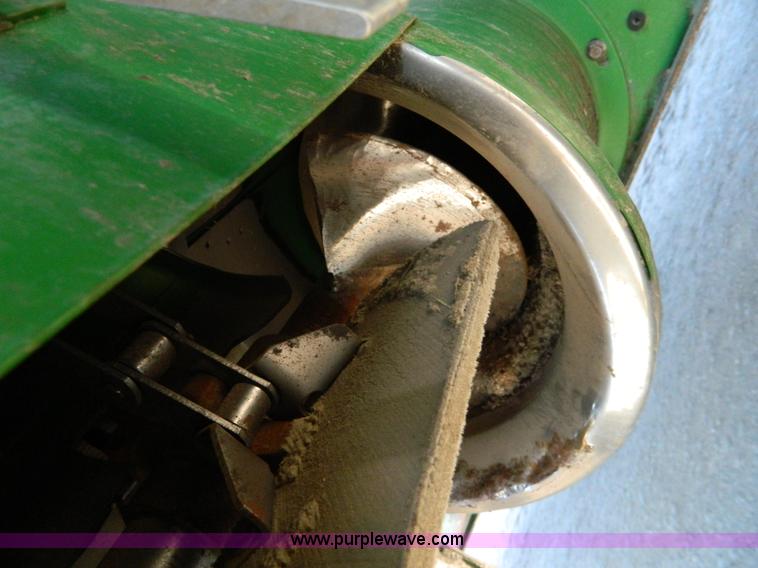 image for item G7759 1992 John Deere 9600 combine